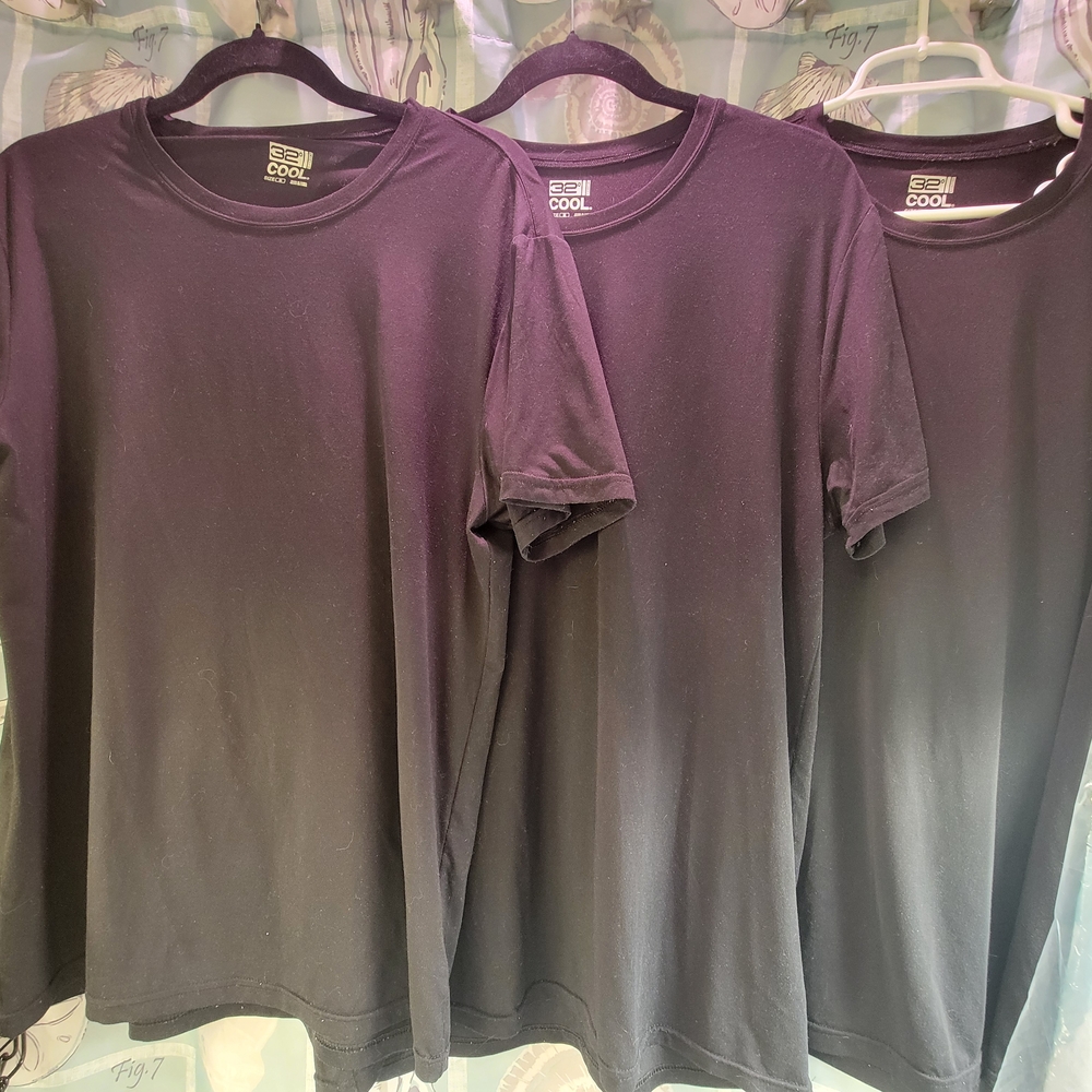 32 Degrees Black Medium T-Shirt (3 Shirts Total) Great For Layering Or Summer